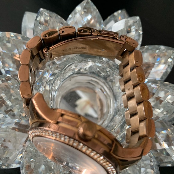 Authentic Michael Kors rose gold watch - Picture 2 of 5
